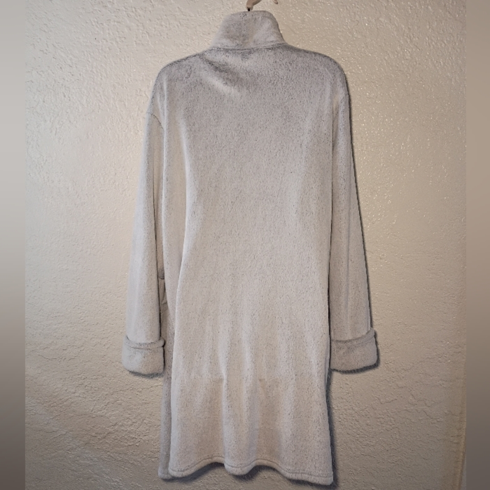 Allonge Grey Plush Robe - Picture 5 of 5